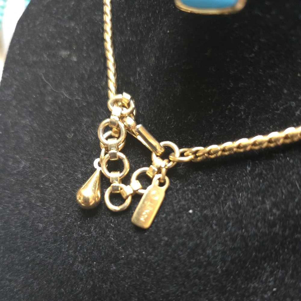 Monet Gold-Tone Necklace W/earrings - Picture 5 of 5